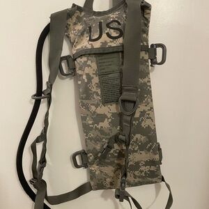 Camouflage Hydration Pack with Straps
